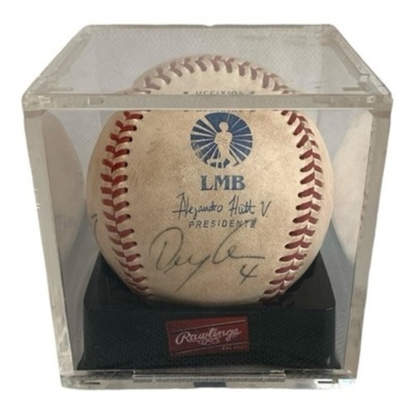 LMB Alejandro Hitt 2005 MultiPlayer Autographed J. Estrada Baseball Display Case - Picture 2 of 6